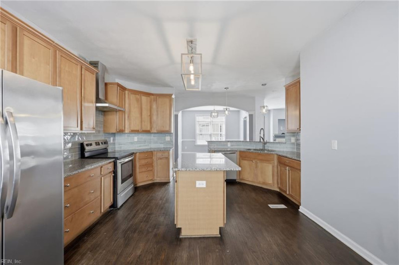 Photo 16 of 48 residential for sale in Norfolk virginia