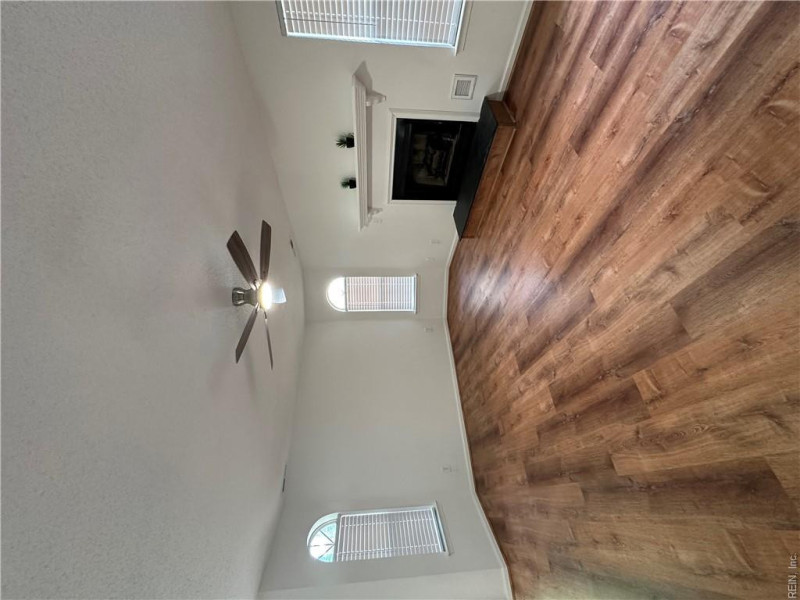 Photo 5 of 21 residential for sale in Virginia Beach virginia