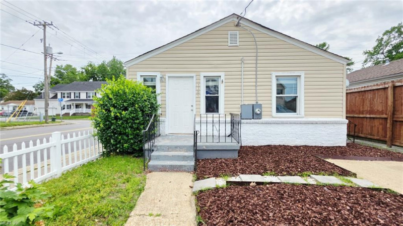 Photo 1 of 17 residential for sale in Norfolk virginia