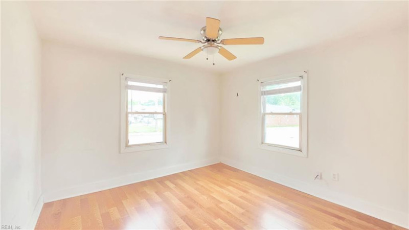 Photo 13 of 17 residential for sale in Norfolk virginia