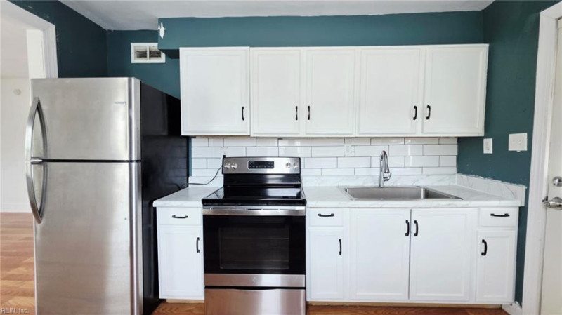 Photo 7 of 17 residential for sale in Norfolk virginia