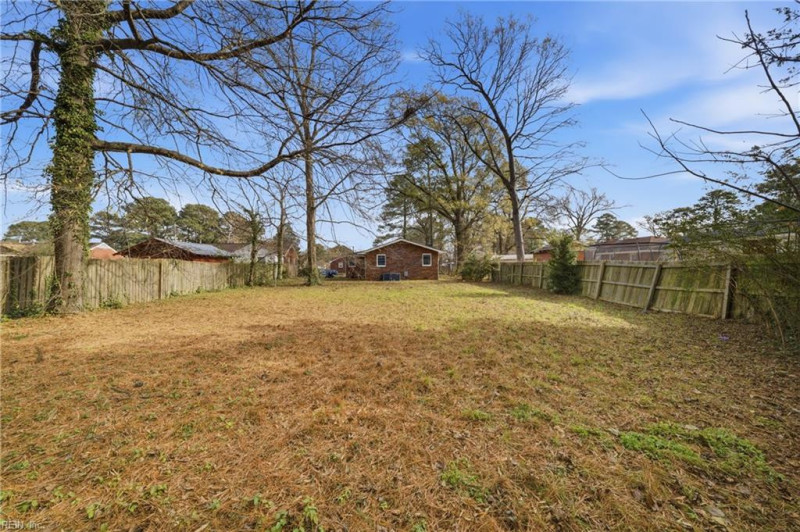 Photo 14 of 16 residential for sale in Portsmouth virginia