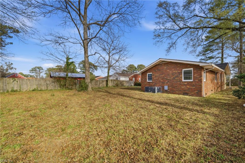 Photo 15 of 16 residential for sale in Portsmouth virginia