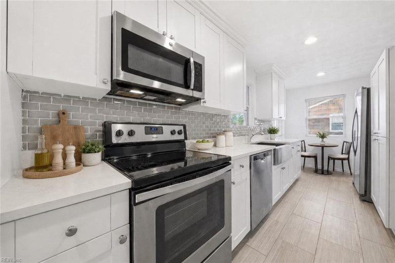 Photo 2 of 16 residential for sale in Portsmouth virginia