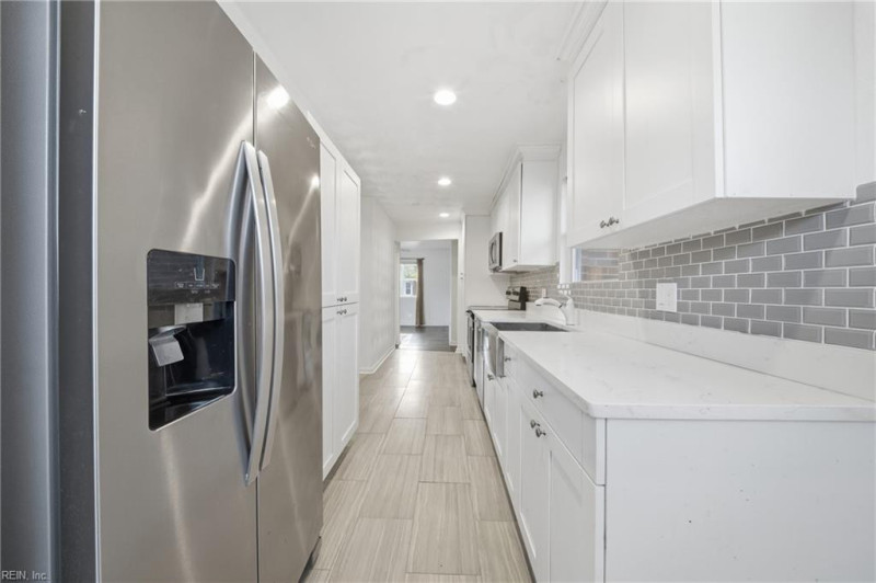 Photo 3 of 16 residential for sale in Portsmouth virginia