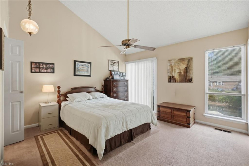 Photo 18 of 33 residential for sale in Virginia Beach virginia