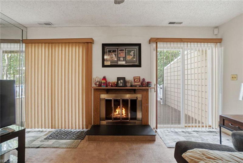 Photo 6 of 33 residential for sale in Virginia Beach virginia