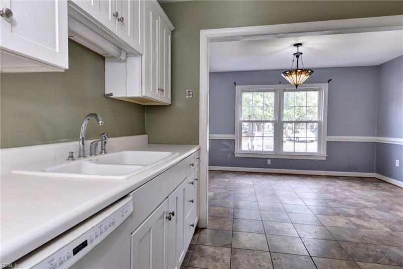 Photo 10 of 39 residential for sale in Newport News virginia