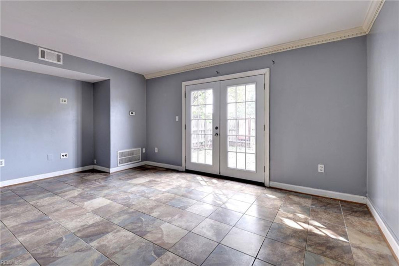 Photo 17 of 39 residential for sale in Newport News virginia