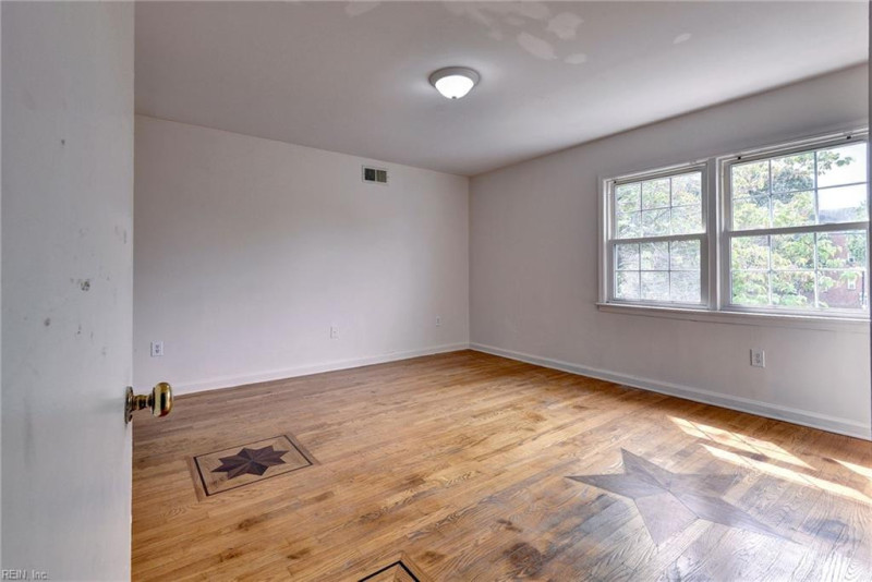Photo 18 of 39 residential for sale in Newport News virginia