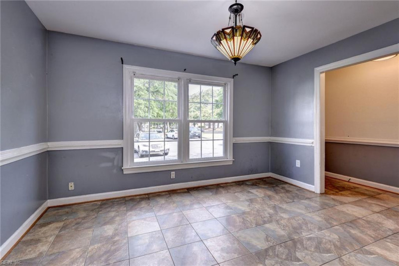Photo 6 of 39 residential for sale in Newport News virginia