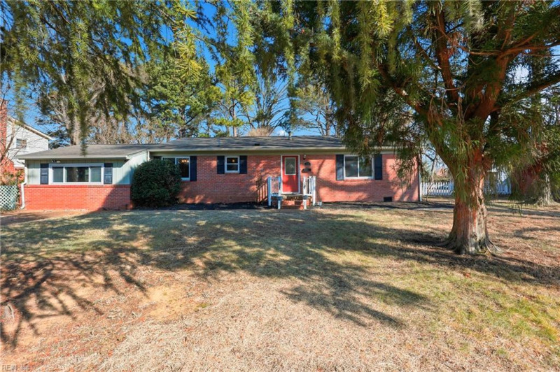 Photo 1 of 36 residential for sale in Hampton virginia