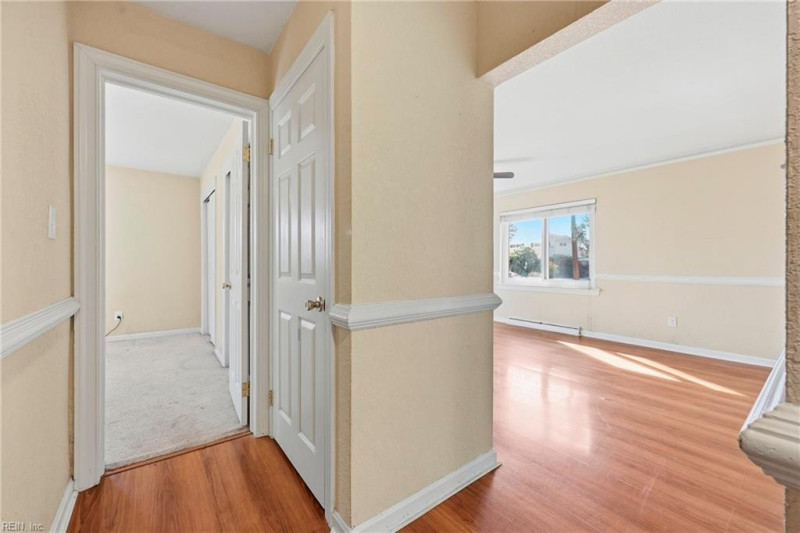 Photo 11 of 36 residential for sale in Hampton virginia