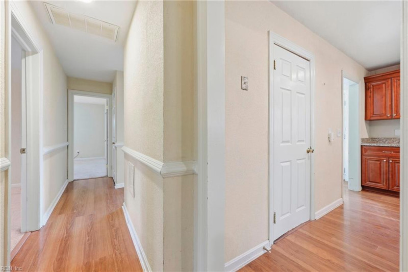 Photo 18 of 36 residential for sale in Hampton virginia