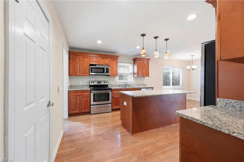 Photo 19 of 36 residential for sale in Hampton virginia