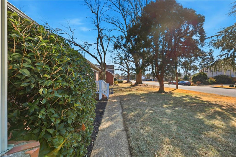 Photo 4 of 36 residential for sale in Hampton virginia
