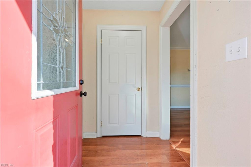 Photo 7 of 36 residential for sale in Hampton virginia