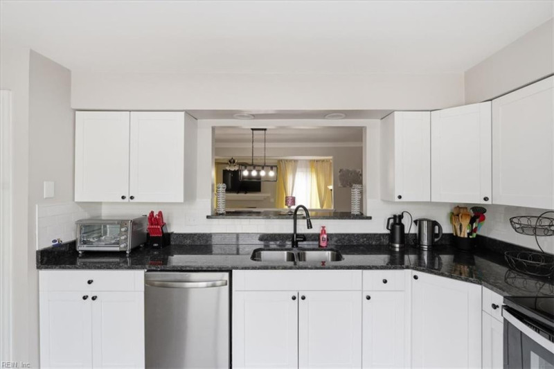 Photo 19 of 42 residential for sale in Suffolk virginia