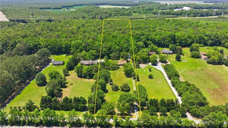 Photo 2 of 47 residential for sale in Isle of Wight County virginia