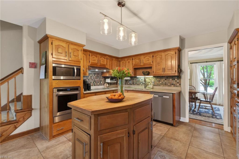 Photo 13 of 43 residential for sale in Virginia Beach virginia