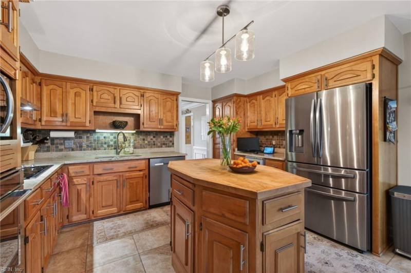 Photo 14 of 43 residential for sale in Virginia Beach virginia