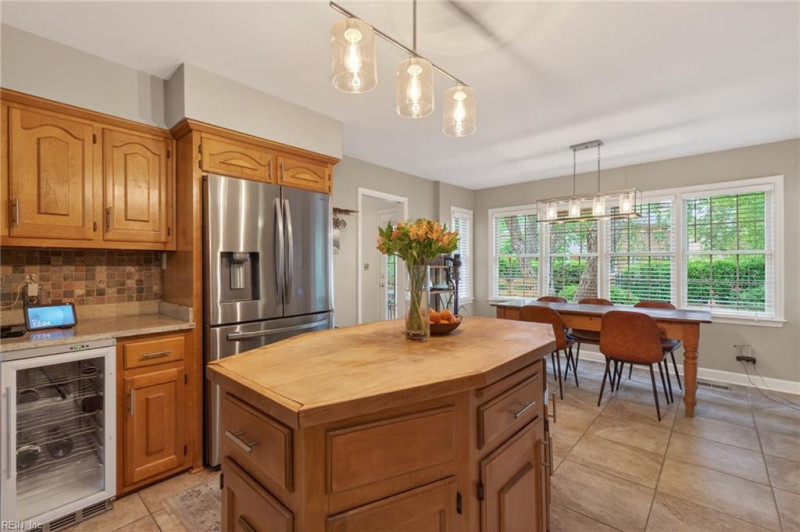 Photo 15 of 43 residential for sale in Virginia Beach virginia