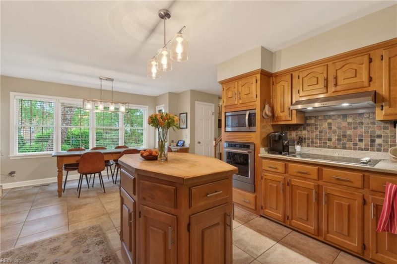 Photo 16 of 43 residential for sale in Virginia Beach virginia