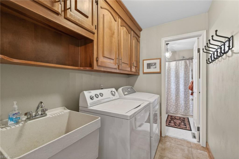 Photo 20 of 43 residential for sale in Virginia Beach virginia