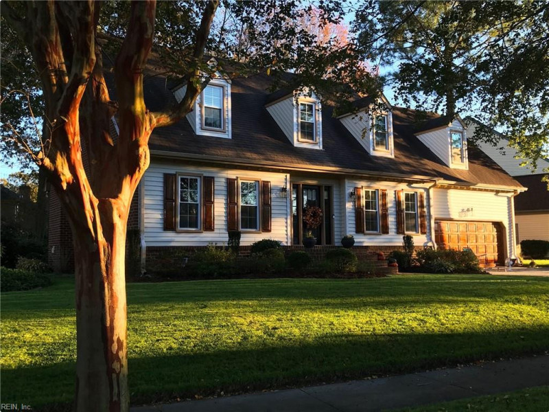 Photo 4 of 43 residential for sale in Virginia Beach virginia