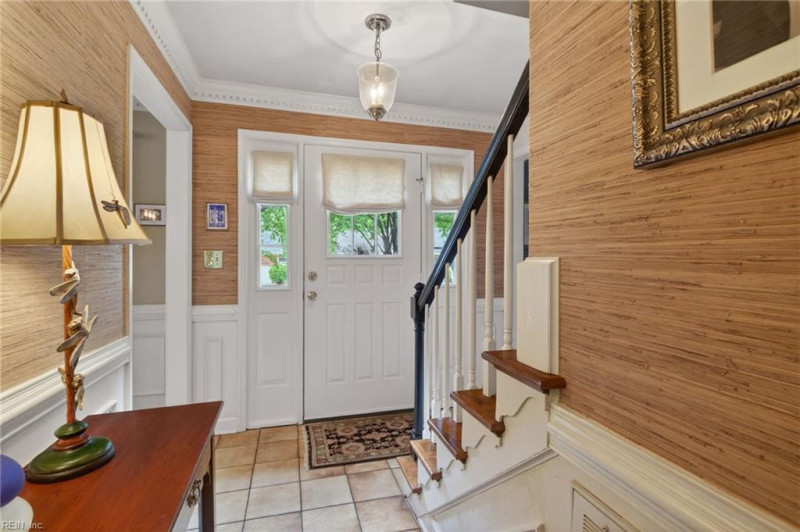 Photo 5 of 43 residential for sale in Virginia Beach virginia