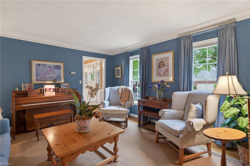 Photo 8 of 43 residential for sale in Virginia Beach virginia