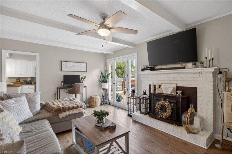 Photo 18 of 38 residential for sale in Virginia Beach virginia