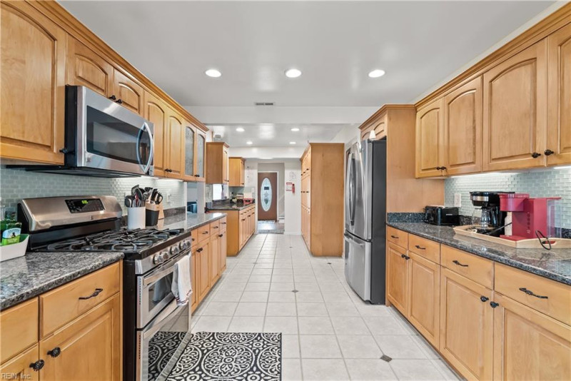 Photo 10 of 50 residential for sale in Norfolk virginia