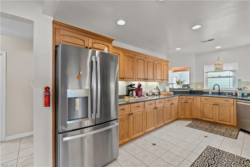 Photo 11 of 50 residential for sale in Norfolk virginia