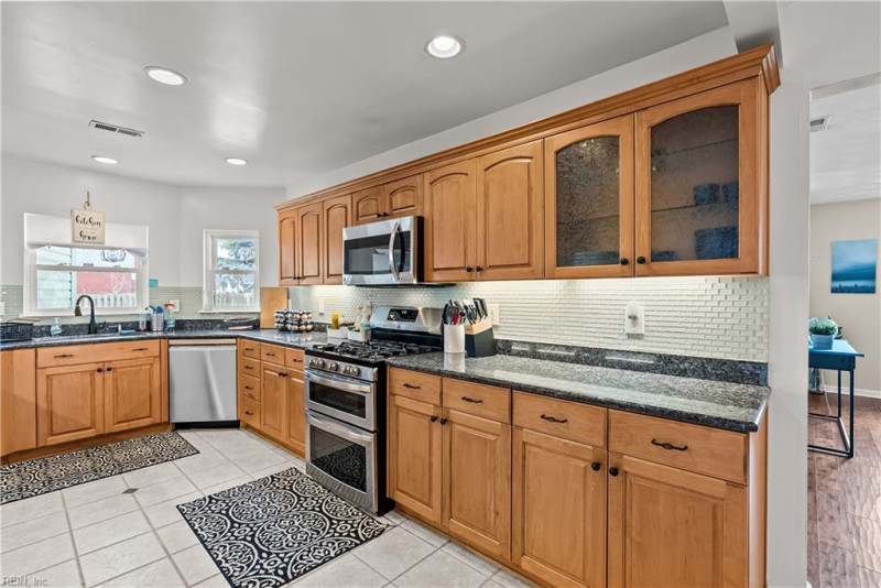 Photo 13 of 50 residential for sale in Norfolk virginia