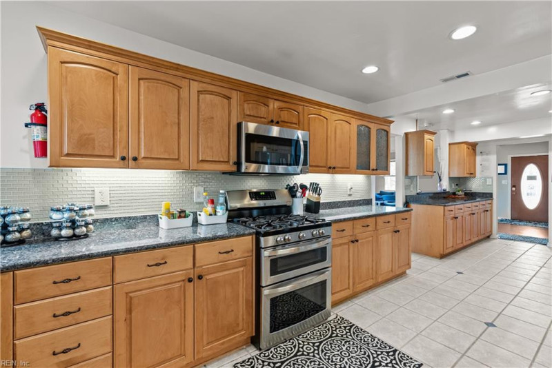 Photo 15 of 50 residential for sale in Norfolk virginia