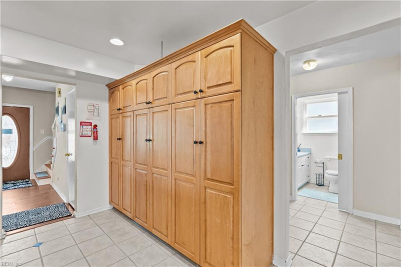 Photo 18 of 50 residential for sale in Norfolk virginia