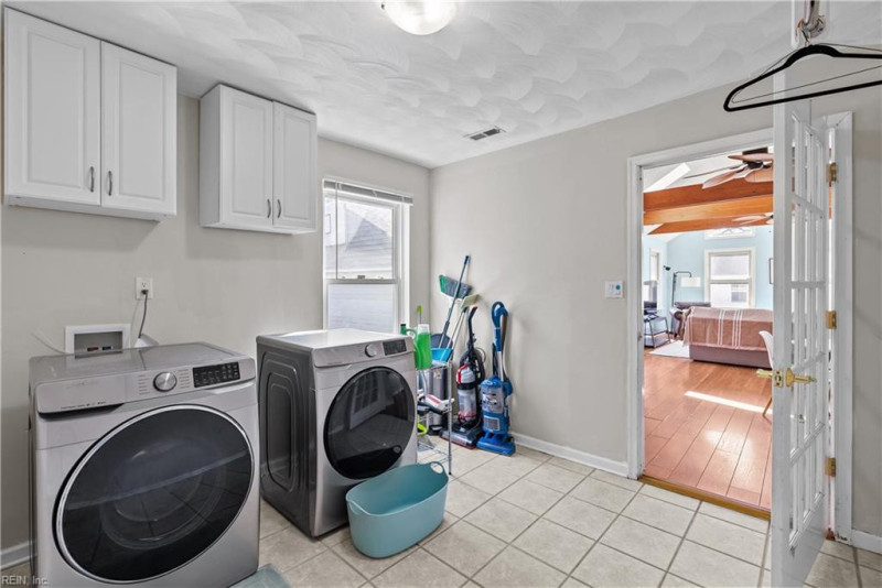 Photo 19 of 50 residential for sale in Norfolk virginia