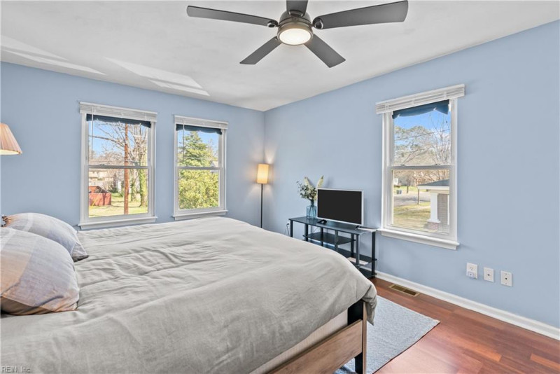 Photo 38 of 50 residential for sale in Norfolk virginia