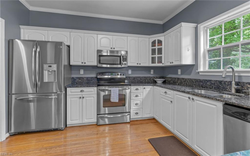 Photo 13 of 44 residential for sale in Virginia Beach virginia
