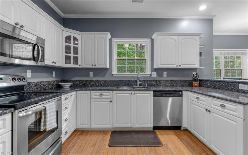Photo 14 of 44 residential for sale in Virginia Beach virginia