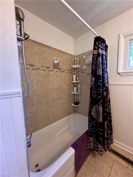 Photo 11 of 23 residential for sale in Virginia Beach virginia