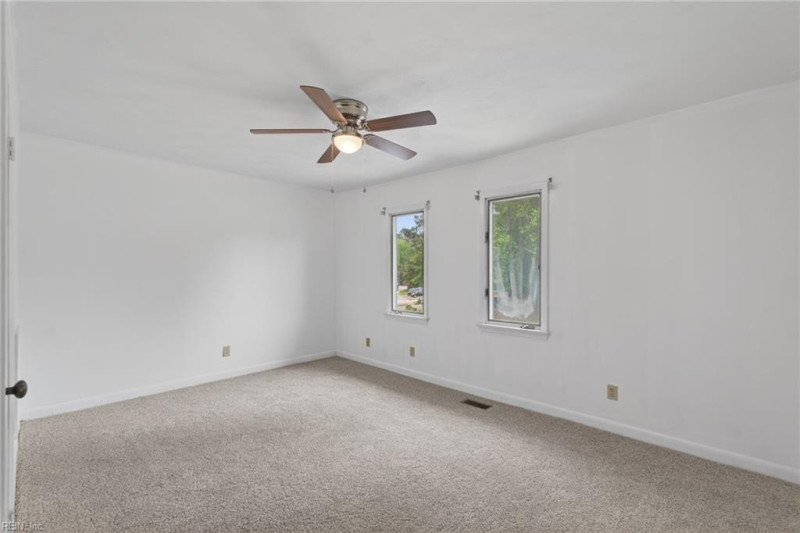 Photo 23 of 31 residential for sale in Chesapeake virginia