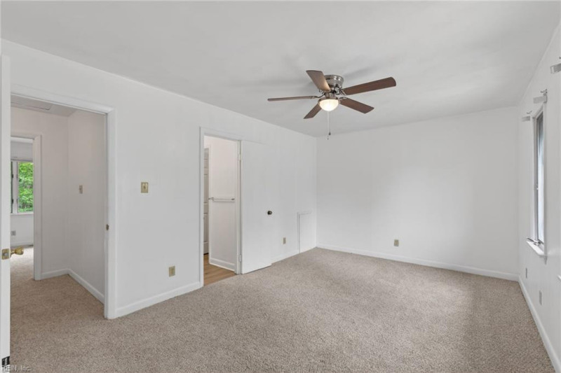 Photo 25 of 31 residential for sale in Chesapeake virginia