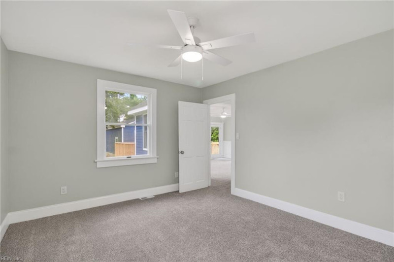 Photo 18 of 28 residential for sale in Chesapeake virginia