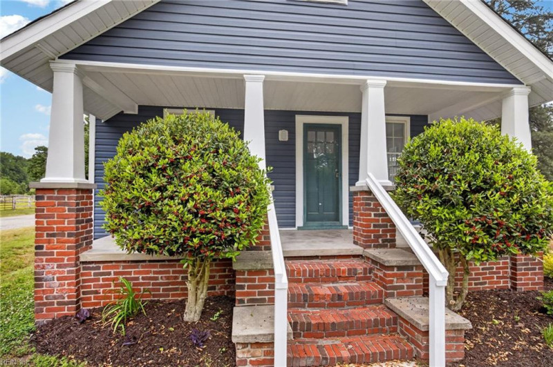 Photo 2 of 28 residential for sale in Chesapeake virginia
