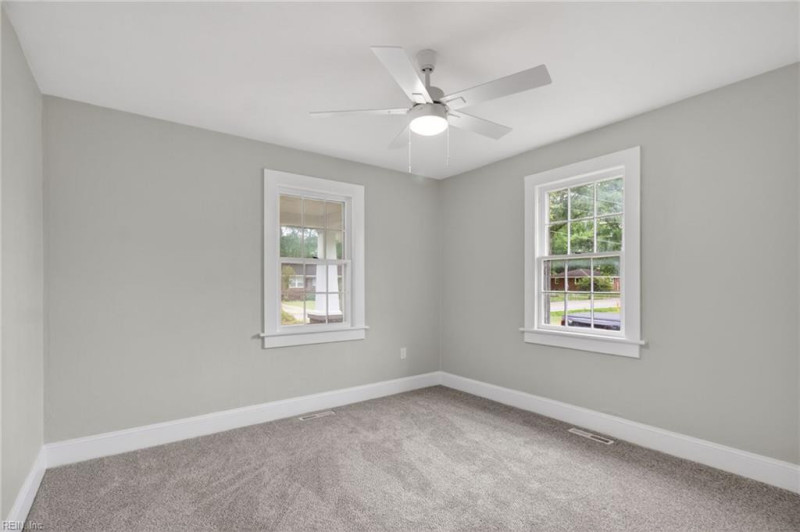 Photo 20 of 28 residential for sale in Chesapeake virginia
