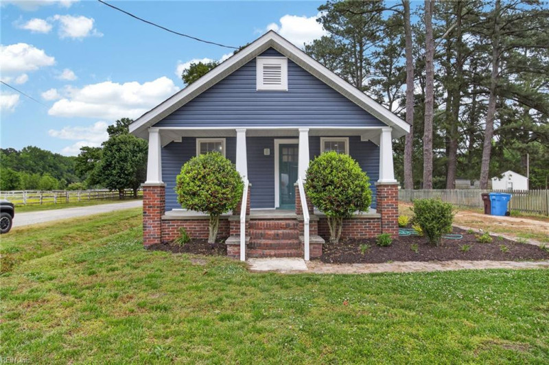 Photo 3 of 28 residential for sale in Chesapeake virginia