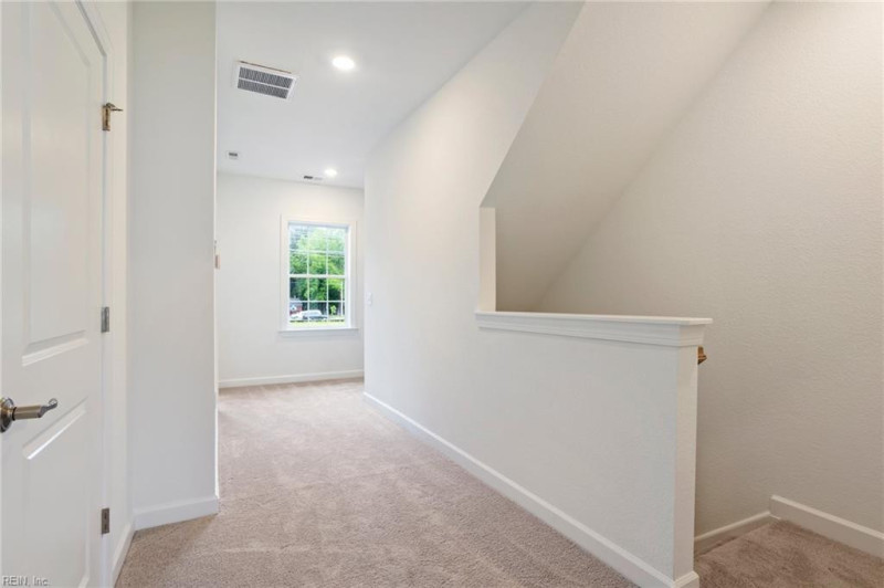 Photo 19 of 28 residential for sale in Chesapeake virginia