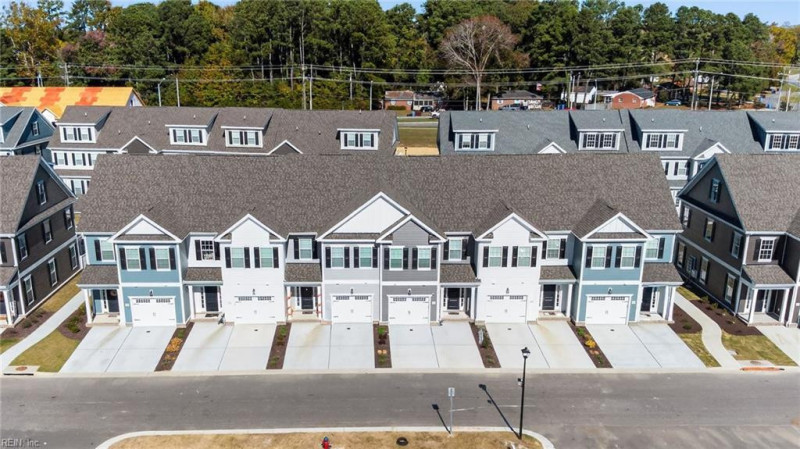 Photo 3 of 28 residential for sale in Chesapeake virginia